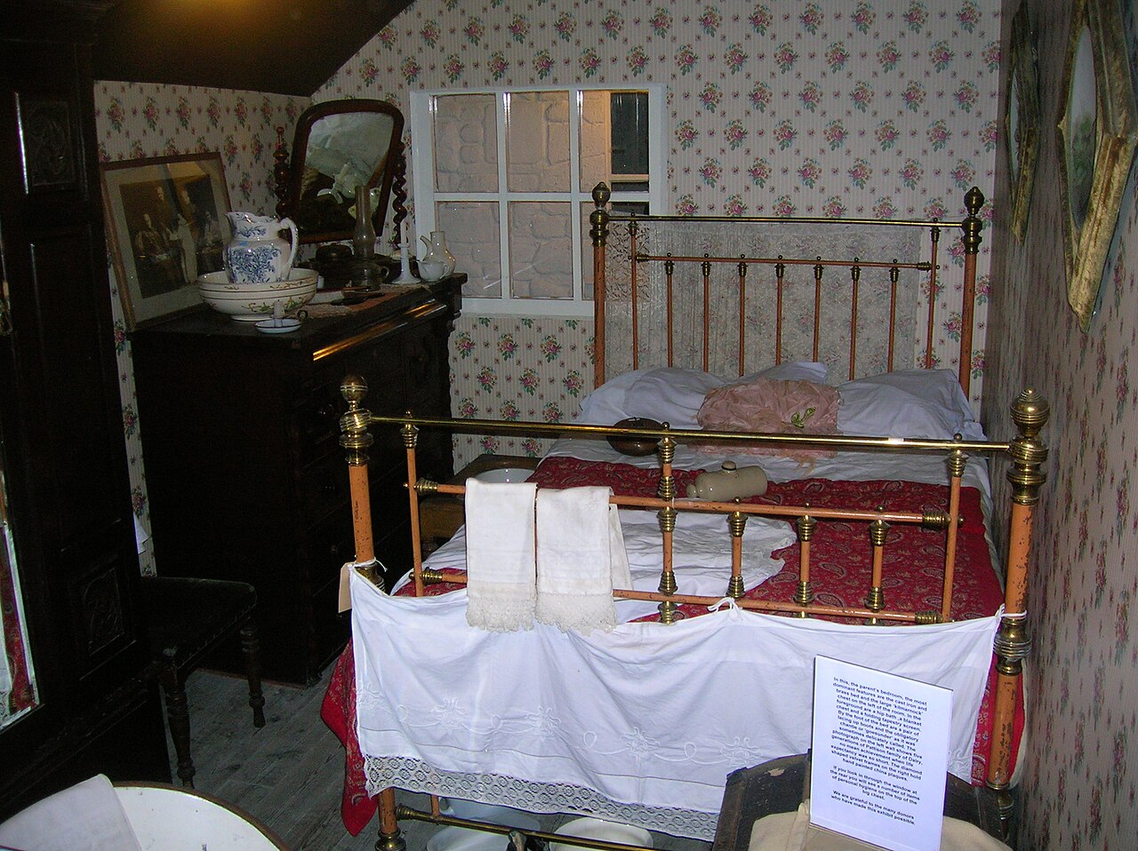 Bedroom with a supportive mattress for back pain